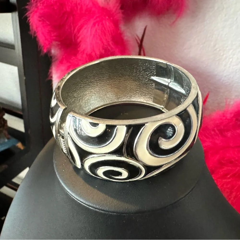Black and White Swirl Clamper Bracelet